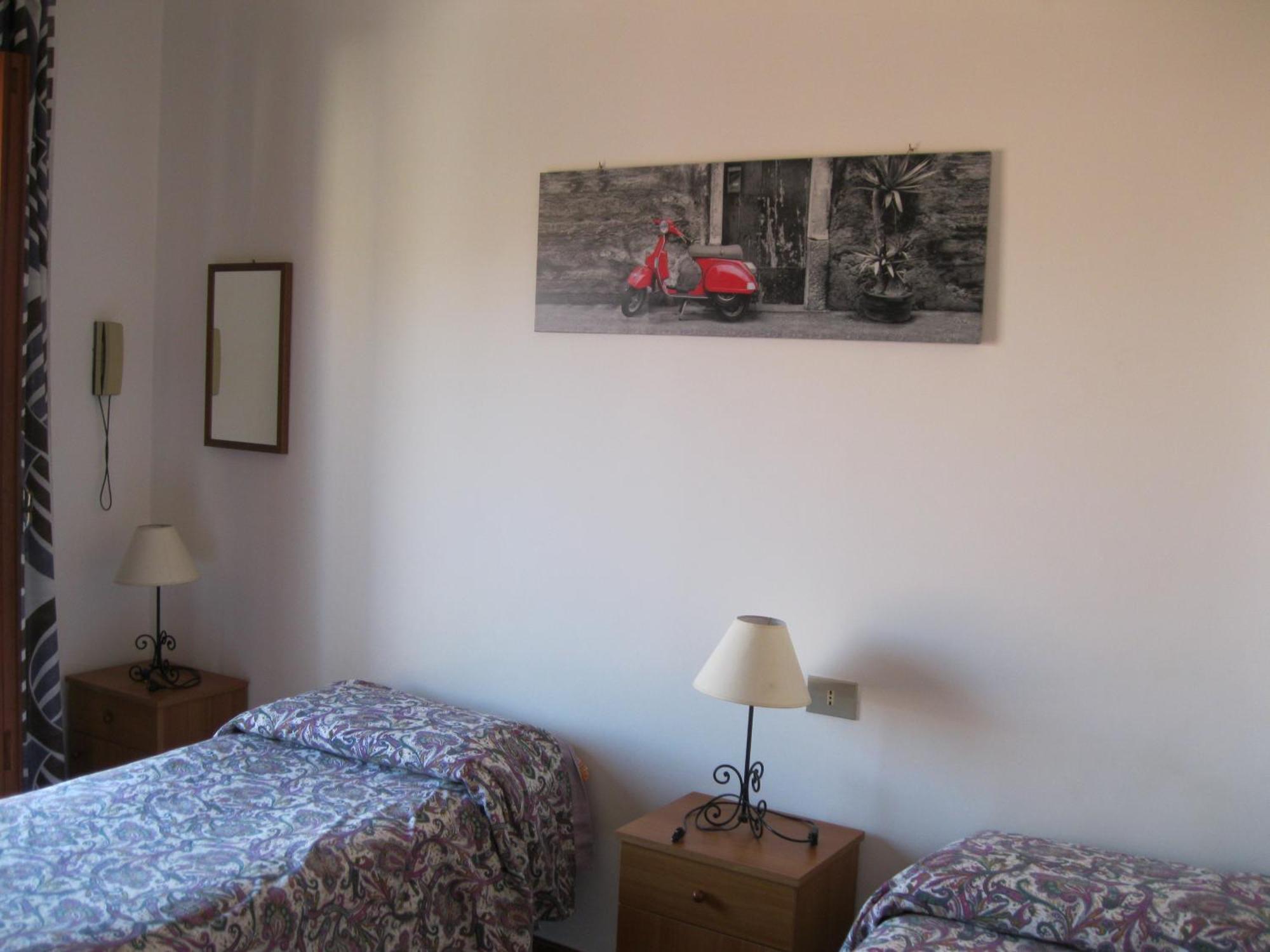 Hotel California Milazzo Oda fotoğraf