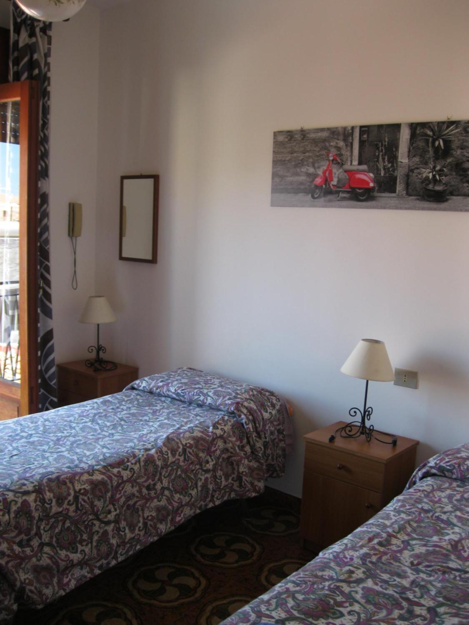 Hotel California Milazzo Oda fotoğraf